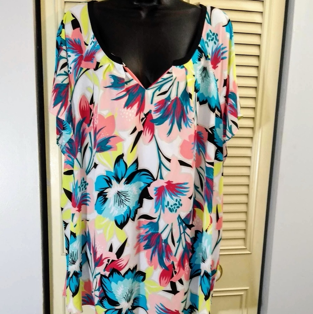 Floral print short sleeve top